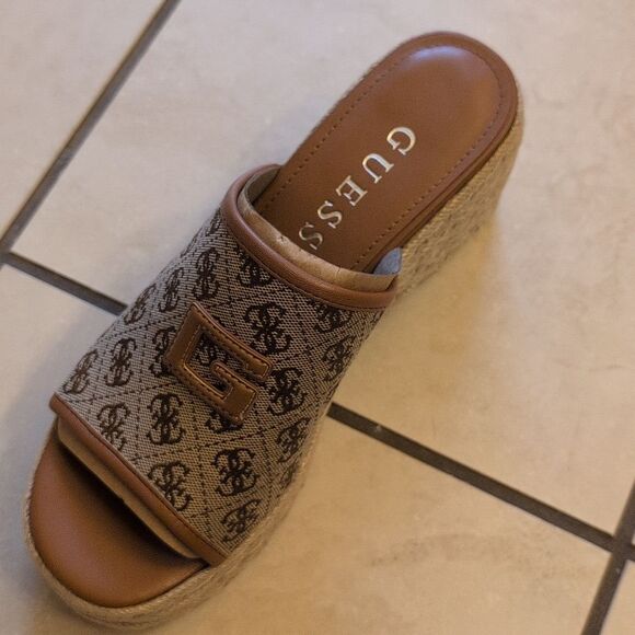 NEW Guess Espadrille Platform Slide Sandals Monogram Brown Size 10 - Picture 2 of 8